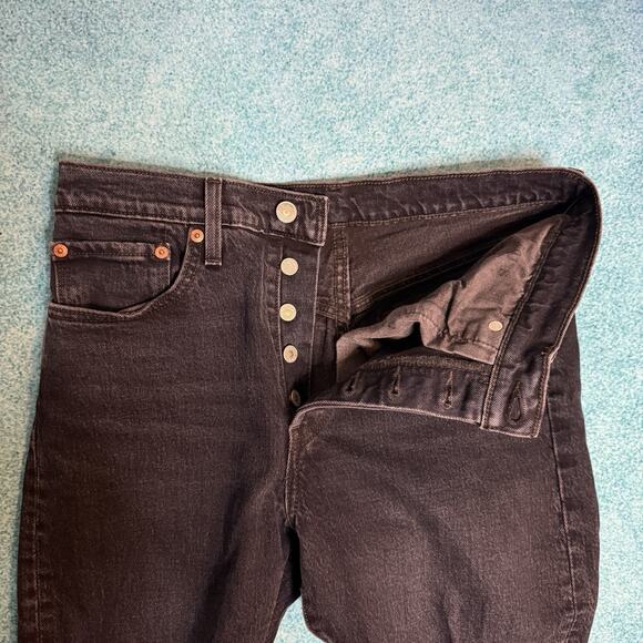 Levi’s 501 Women’s BlackJeans Sz 28x28 Button Fly Skinny Fits 28x27.5 Distressed - Picture 15 of 16